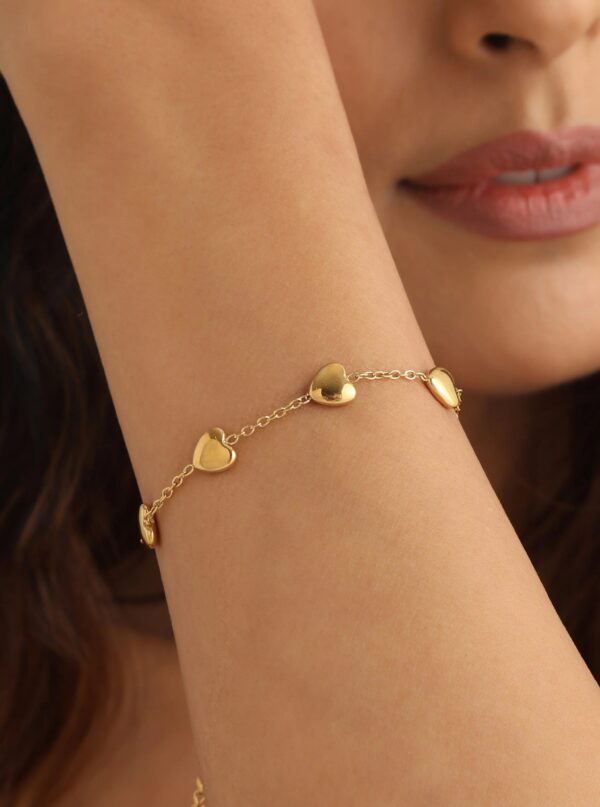 5600397D-2A3D-4E3A-A88E-546F0846D359 Heart Bracelet