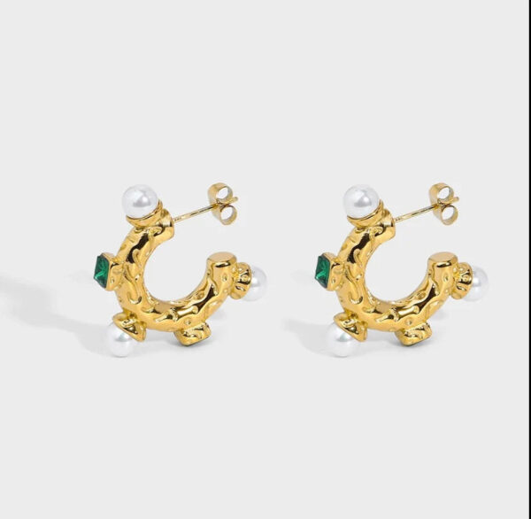 Pearl Green Earring
