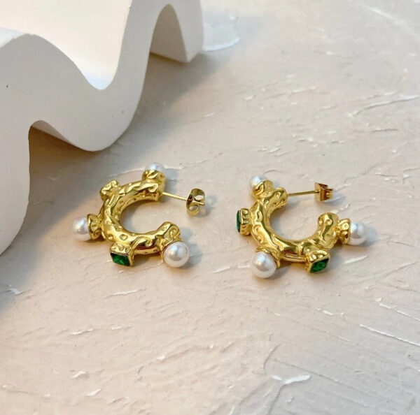 Pearl Green Earring