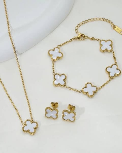 white set White Clover Set